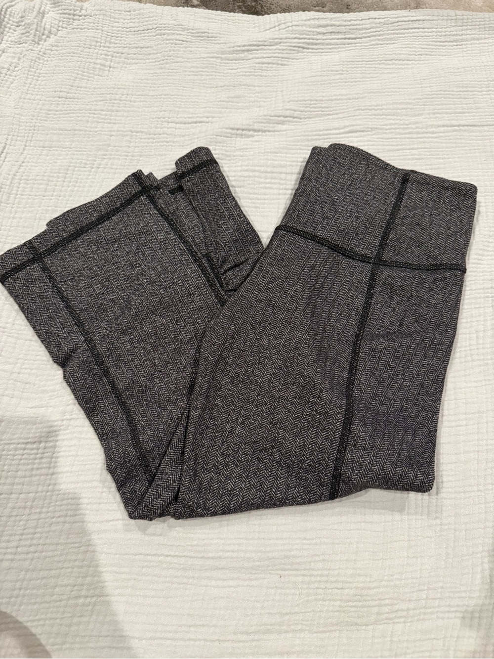 Lululemon Cropped Capri Leggings